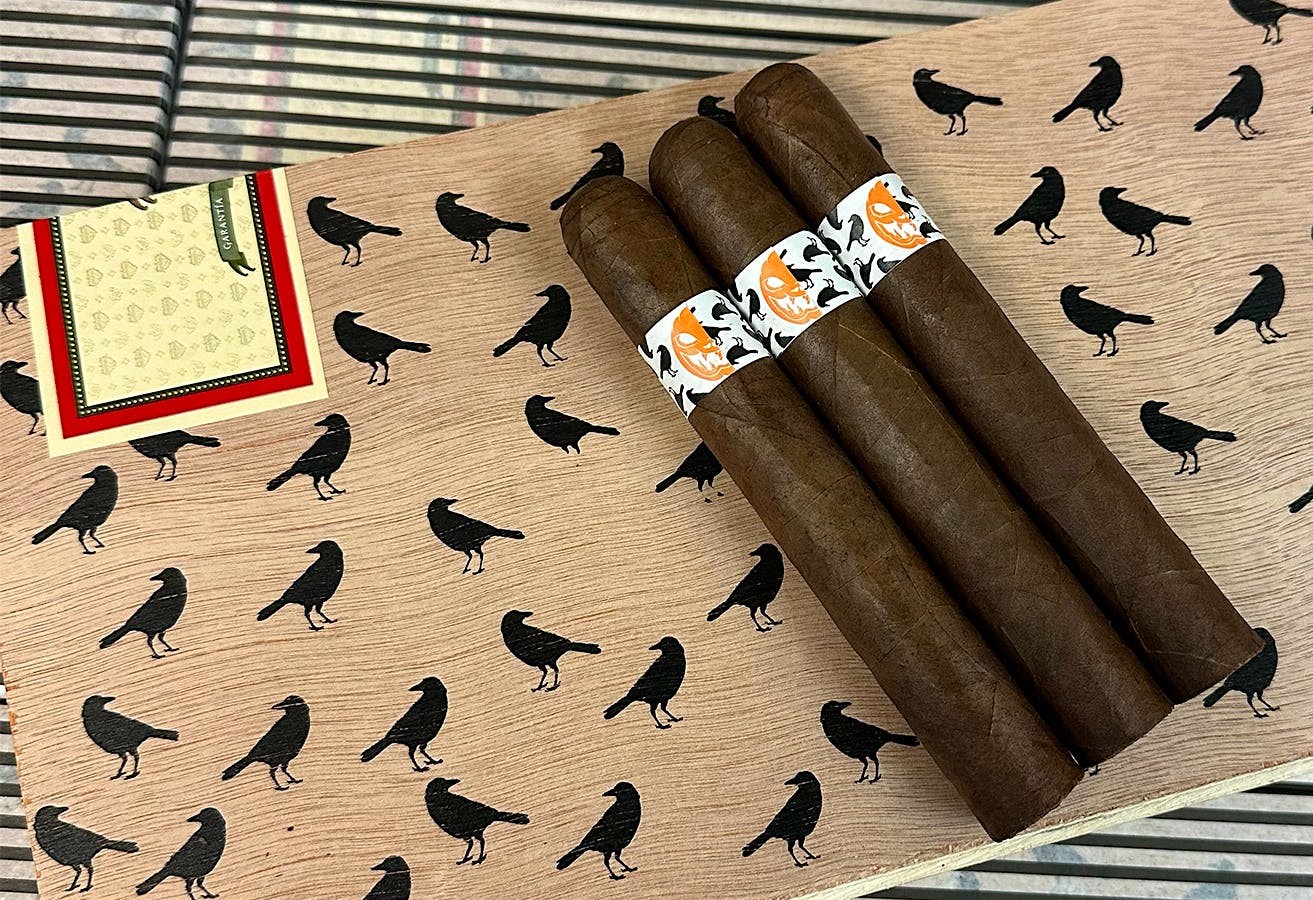 Viaje The Crow Hallwoeen release for cigars